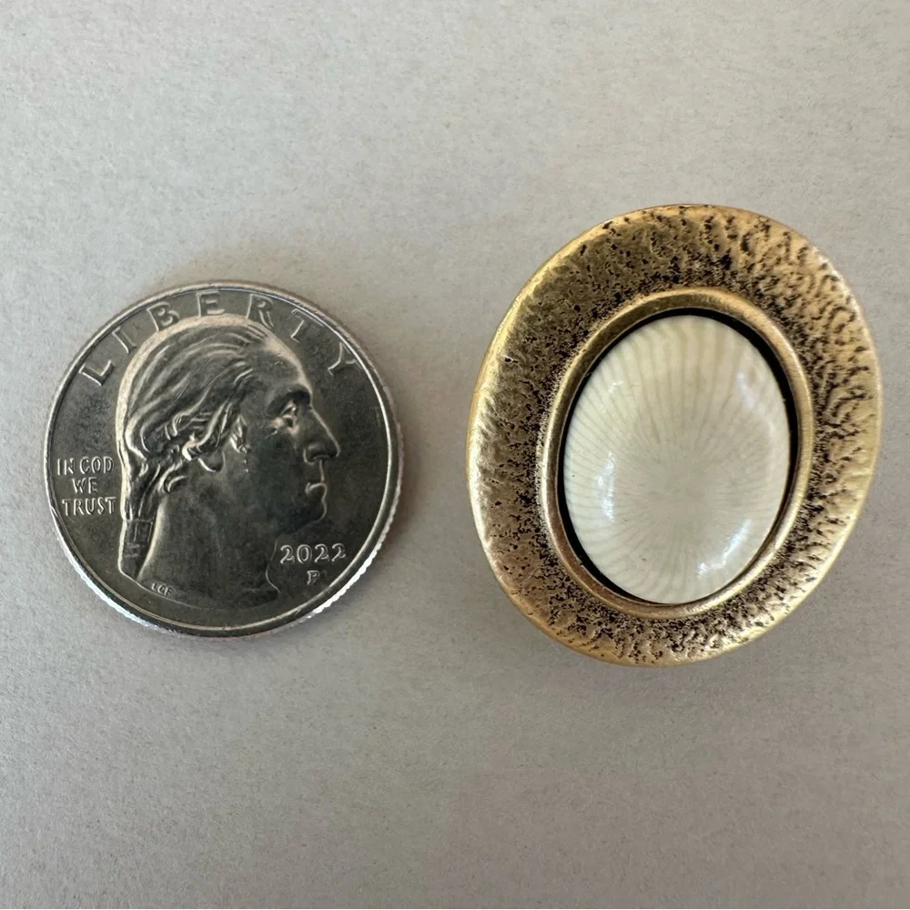 SOLD Vintage Napier Brushed Gold Tone and Ivory Oval Screw Back Clip On Earring - Picture 6 of 6